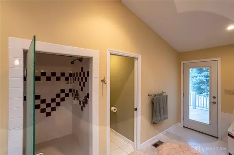Bath - 4363 Trails End Dr, Kettering, OH 45429 photo 4 of 6