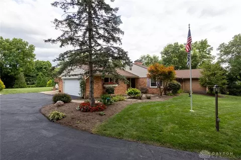 Exterior - 4363 Trails End Dr, Kettering, OH 45429 photo 4 of 26