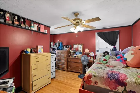 Bedroom - 1225 Glenmore Dr, Springfield, OH 45503 photo 3 of 6