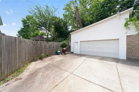 Exterior - 1225 Glenmore Dr, Springfield, OH 45503 photo 2 of 4