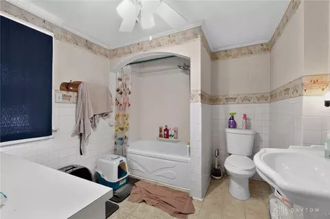 Bath - 1225 Glenmore Dr, Springfield, OH 45503 photo 1 of 2