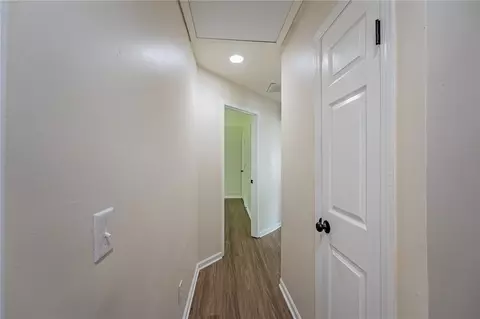Entry Way - 607 W Euclid Ave, Springfield, OH 45506 photo 4 of 4