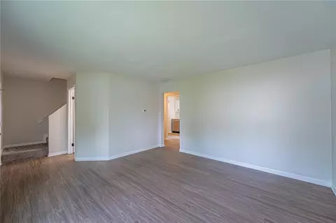Living - 607 W Euclid Ave, Springfield, OH 45506 photo 3 of 3