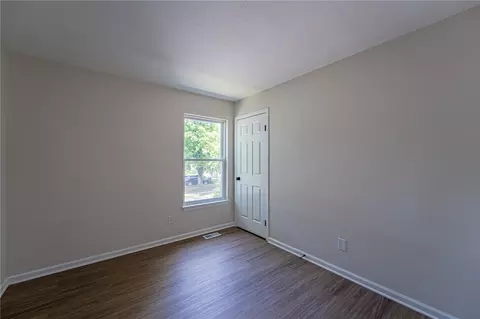 Bedroom - 607 W Euclid Ave, Springfield, OH 45506 photo 3 of 8