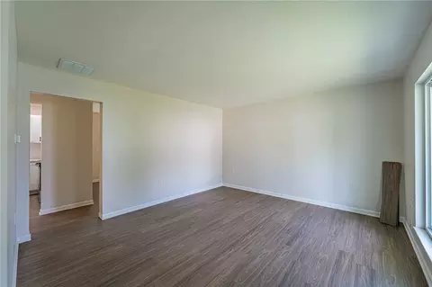 Living - 607 W Euclid Ave, Springfield, OH 45506 photo 1 of 3