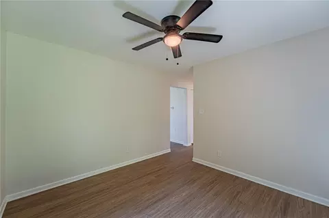 Bedroom - 607 W Euclid Ave, Springfield, OH 45506 photo 2 of 8