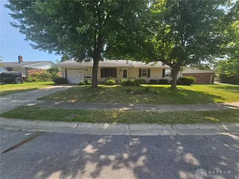 706 Cedar Cir, Eaton, OH 45320