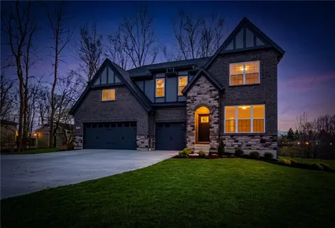 Exterior - 8469 Fields Ertel Rd, Cincinnati, OH 45249 photo 4 of 9