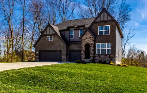 Exterior - 8469 Fields Ertel Rd, Cincinnati, OH 45249 photo 2 of 9