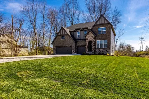 Exterior - 8469 Fields Ertel Rd, Cincinnati, OH 45249 photo 6 of 9