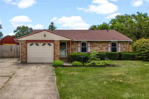 6110 Moss Hill Ct, Huber Heights, OH 45424