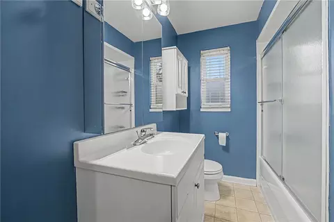 Bath - 1017 Wenbrook Dr, Kettering, OH 45429 photo 1 of 4