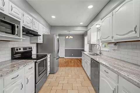 Kitchen - 1017 Wenbrook Dr, Kettering, OH 45429 photo 4 of 4