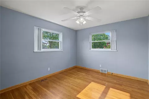 Bedroom - 1017 Wenbrook Dr, Kettering, OH 45429 photo 3 of 8