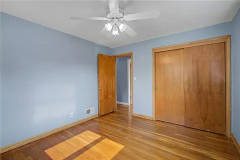 Bedroom - 1017 Wenbrook Dr, Kettering, OH 45429 photo 4 of 8