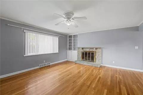 Living - 1017 Wenbrook Dr, Kettering, OH 45429 photo 3 of 6
