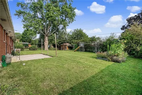 Exterior - 1017 Wenbrook Dr, Kettering, OH 45429 photo 6 of 11