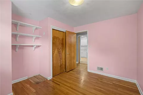 Bedroom - 1017 Wenbrook Dr, Kettering, OH 45429 photo 2 of 8
