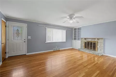 Living - 1017 Wenbrook Dr, Kettering, OH 45429 photo 2 of 6