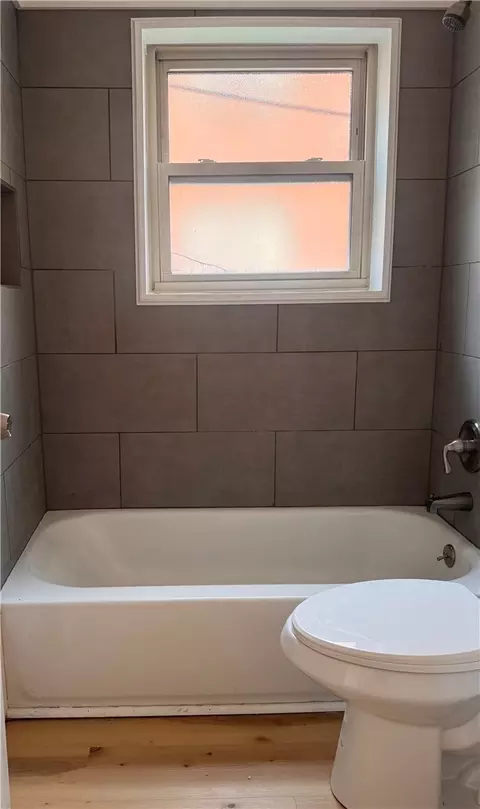 Bath - 212 E Bruce Ave, Dayton, OH 45405 photo 2 of 3