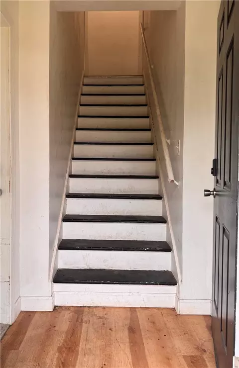 Entry Way - 212 E Bruce Ave, Dayton, OH 45405 photo 1 of 3