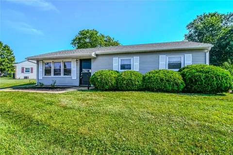 Exterior - 2263 S Aragon Ave, Kettering, OH 45420 photo 6 of 12