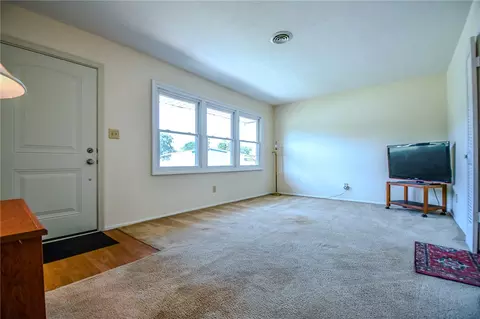 Living - 2263 S Aragon Ave, Kettering, OH 45420 photo 2 of 3