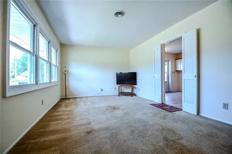 Living - 2263 S Aragon Ave, Kettering, OH 45420 photo 1 of 3