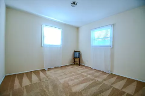 Bedroom - 2263 S Aragon Ave, Kettering, OH 45420 photo 3 of 6