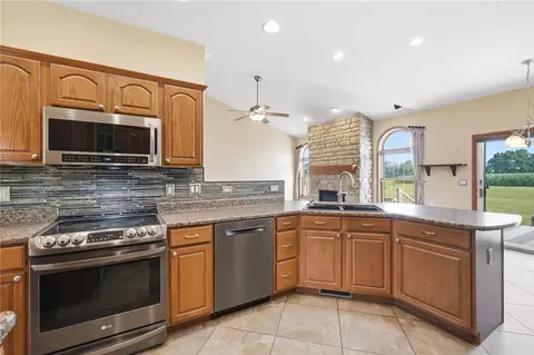Kitchen - 3678 Old Springfield Rd, Springfield, OH 45502 photo 2 of 4