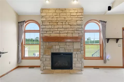 Living - 3678 Old Springfield Rd, Springfield, OH 45502 photo 4 of 6