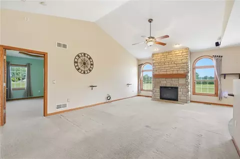Living - 3678 Old Springfield Rd, Springfield, OH 45502 photo 2 of 6