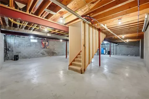 Entry Way - 3678 Old Springfield Rd, Springfield, OH 45502 photo 5 of 5