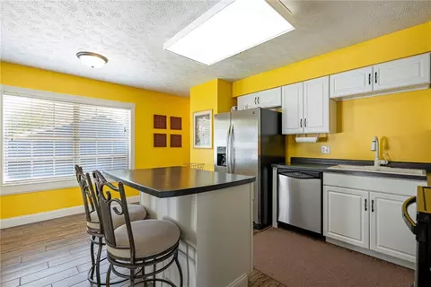 Kitchen - 700 E 4th St, Franklin, OH 45005 photo 4 of 5