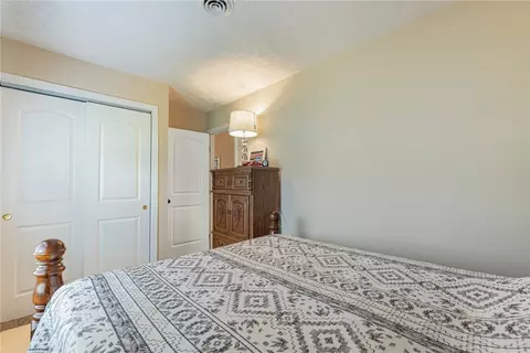 Bedroom - 700 E 4th St, Franklin, OH 45005 photo 6 of 6