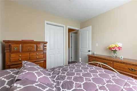 Bedroom - 700 E 4th St, Franklin, OH 45005 photo 3 of 6