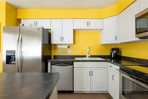 Kitchen - 700 E 4th St, Franklin, OH 45005 photo 2 of 5