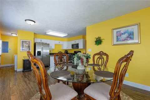 Dining - 700 E 4th St, Franklin, OH 45005 photo 1 of 2