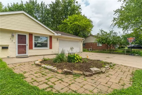 Exterior - 205 Weller Ave, Centerville, OH 45458 photo 2 of 6