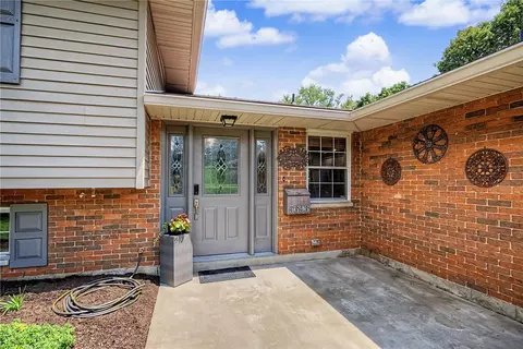 5696 Overbrooke Rd, Kettering, OH 45440 photo 2
