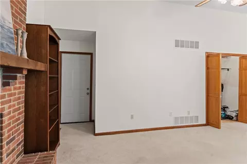 Living - 6436 Manete St, Springfield, OH 45502 photo 6 of 6