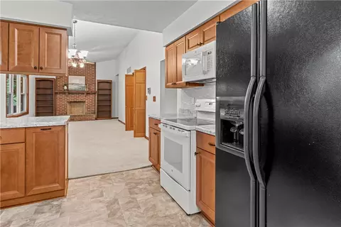 Kitchen - 6436 Manete St, Springfield, OH 45502 photo 2 of 4