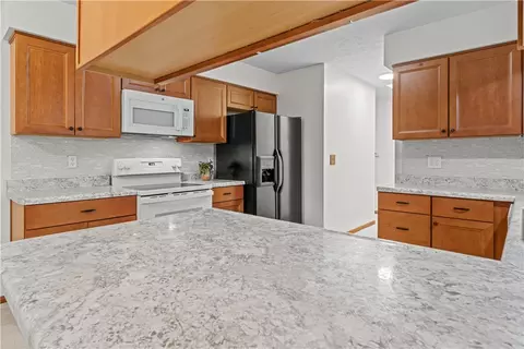 Kitchen - 6436 Manete St, Springfield, OH 45502 photo 4 of 4