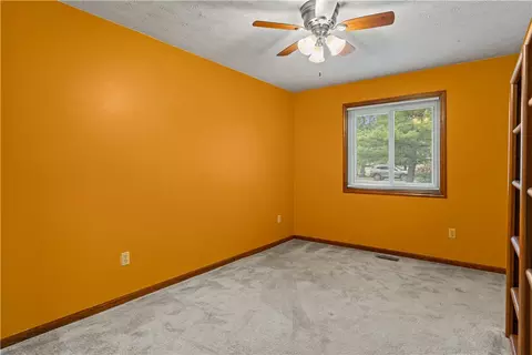 Bedroom - 6436 Manete St, Springfield, OH 45502 photo 3 of 6