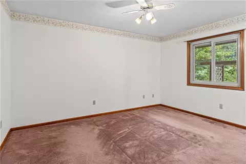 Bedroom - 6436 Manete St, Springfield, OH 45502 photo 5 of 6