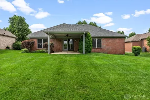 Exterior - 486 Christopher Dr, Centerville, OH 45458 photo 4 of 8