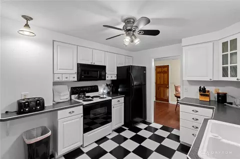 Kitchen - 217 Westhaven Dr, Kettering, OH 45429 photo 3 of 4
