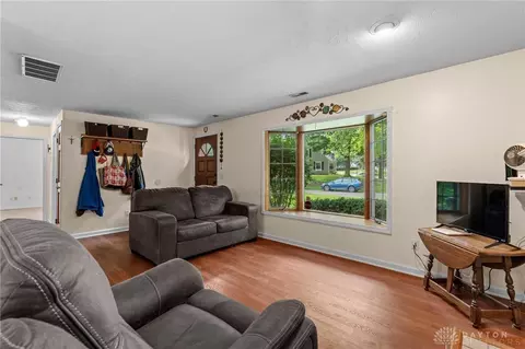 Living - 217 Westhaven Dr, Kettering, OH 45429 photo 3 of 4