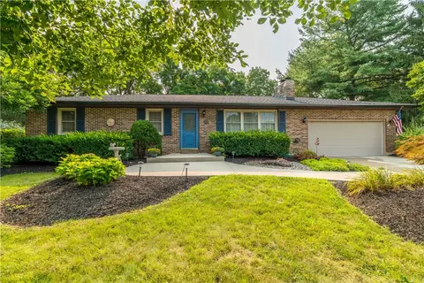 Exterior - 950 Suncrest Dr, Springfield, OH 45503 photo 1 of 6