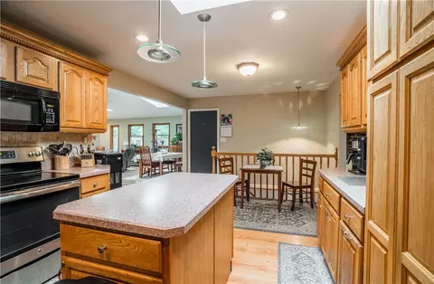 Kitchen - 950 Suncrest Dr, Springfield, OH 45503 photo 1 of 2